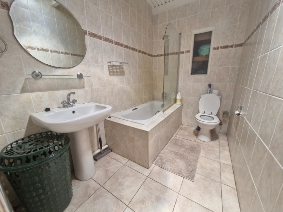 To Let 2 Bedroom Property for Rent in Hunters Home Western Cape